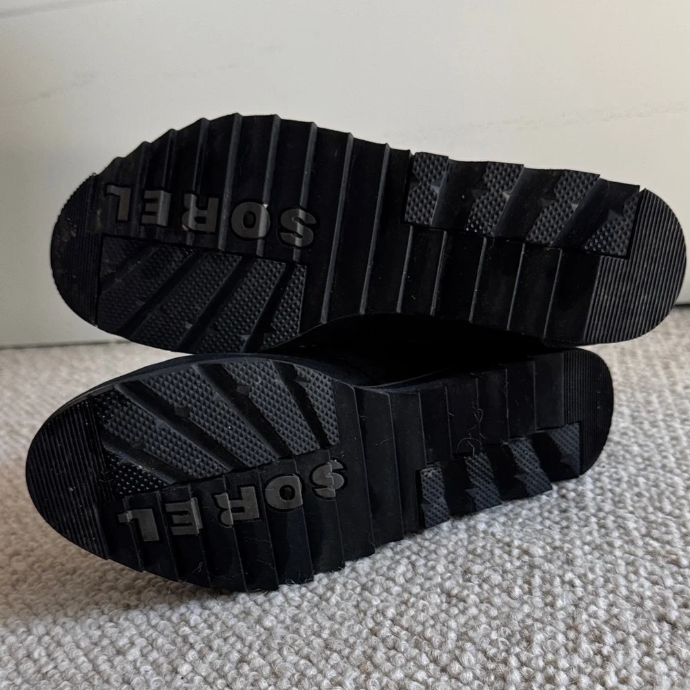 Sorel Black Lace Up Boots - Picture 5 of 5